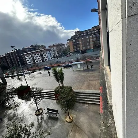 Sunny Apartment, Near Coast. Lejona