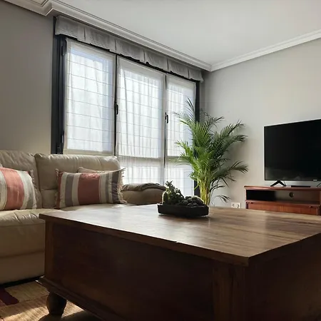 Lejlighed Sunny Apartment, Near Coast.