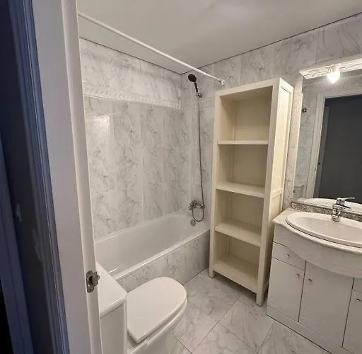 Sunny Apartment, Near Coast. * Leioa